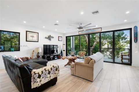 House in Key Largo, Florida 3 bedrooms № 2034922 - photo 5