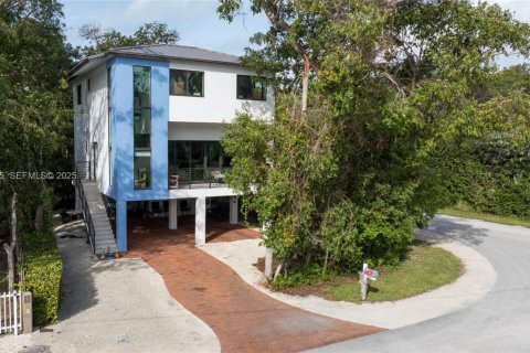 House in Key Largo, Florida 3 bedrooms № 2034922 - photo 2