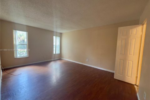 Condominio en alquiler en Lauderhill, Florida, 1 dormitorio, 68.28 m2 № 1931482 - foto 15