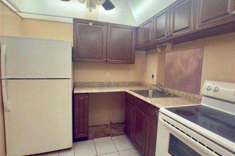 Condominio en alquiler en Lauderhill, Florida, 1 dormitorio, 68.28 m2 № 1931482 - foto 8