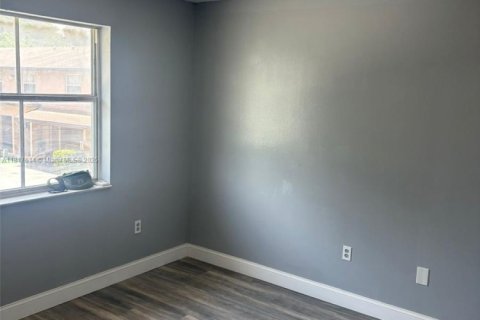 Touwnhouse à vendre à North Miami, Floride: 3 chambres, 126.35 m2 № 1774320 - photo 5