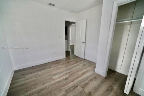 Villa ou maison à louer à Miami, Floride: 3 chambres, 178.93 m2 № 1839310 - photo 11