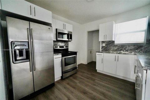 Villa ou maison à louer à Miami, Floride: 3 chambres, 178.93 m2 № 1839310 - photo 8
