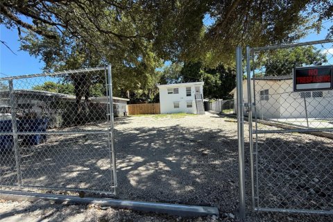 Villa ou maison à louer à Miami, Floride: 3 chambres, 178.93 m2 № 1839310 - photo 14