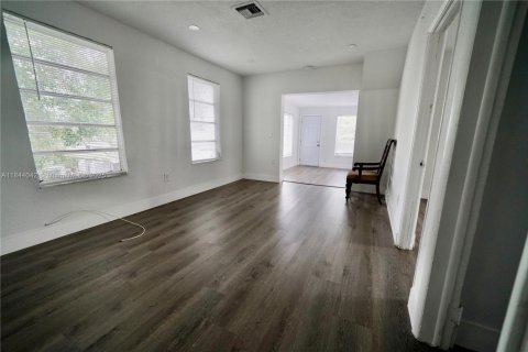 Villa ou maison à louer à Miami, Floride: 3 chambres, 178.93 m2 № 1839310 - photo 5
