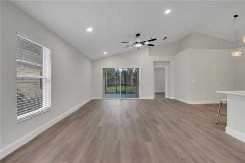 House in Orlando, Florida 3 bedrooms, 160.26 sq.m. № 1894629 - photo 6