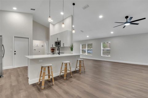 House in Orlando, Florida 3 bedrooms, 160.26 sq.m. № 1894629 - photo 5