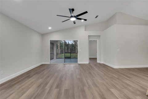 House in Orlando, Florida 3 bedrooms, 160.26 sq.m. № 1894629 - photo 13