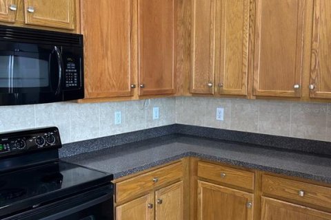 Casa en venta en Brandon, Florida, 4 dormitorios, 253.62 m2 № 2133128 - foto 4