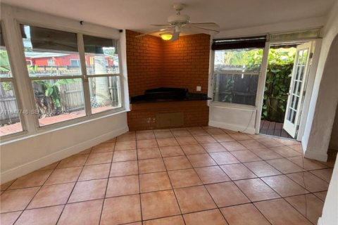 Casa en venta en Hollywood, Florida, 3 dormitorios, 168.71 m2 № 2006167 - foto 5