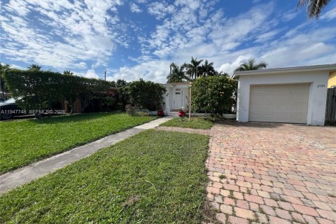 House in Hollywood, Florida 3 bedrooms, 168.71 sq.m. № 2006167