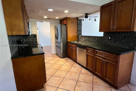 Casa en venta en Hollywood, Florida, 3 dormitorios, 168.71 m2 № 2006167 - foto 3