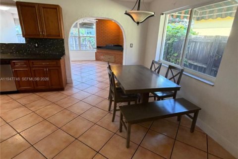 Casa en venta en Hollywood, Florida, 3 dormitorios, 168.71 m2 № 2006167 - foto 4