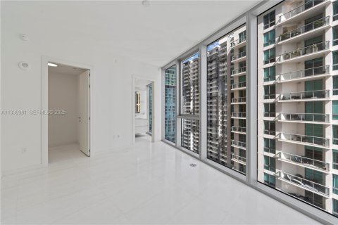 Condominio en alquiler en Miami, Florida, 5 dormitorios № 1994876 - foto 9