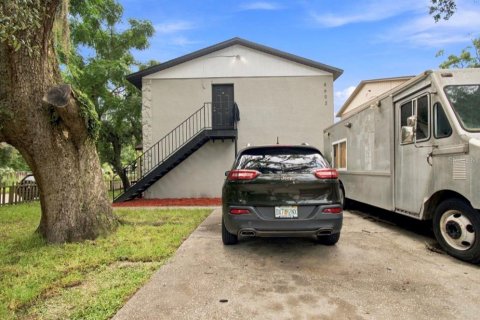 Propiedad comercial en venta en Tampa, Florida, 6 dormitorios, 161.28 m2 № 2291925 - foto 24