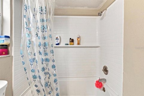 Propiedad comercial en venta en Tampa, Florida, 6 dormitorios, 161.28 m2 № 2291925 - foto 8