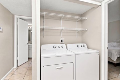 Propiedad comercial en venta en Tampa, Florida, 6 dormitorios, 161.28 m2 № 2291925 - foto 12