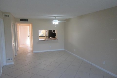 Copropriété à louer à Clearwater, Floride: 2 chambres, 105.91 m2 № 2429337 - photo 2