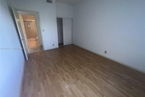 Купить кондоминиум в Серфсайд, Флорида 2 спальни, 110.55м2, № 2182388 - фото 21