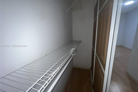 Купить кондоминиум в Серфсайд, Флорида 2 спальни, 110.55м2, № 2182388 - фото 16