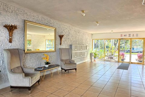 Condo in North Miami Beach, Florida, 2 bedrooms № 2193348 - photo 22