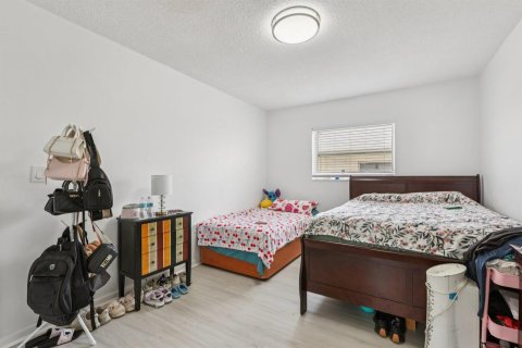 Condo in North Miami Beach, Florida, 2 bedrooms № 2193348 - photo 16