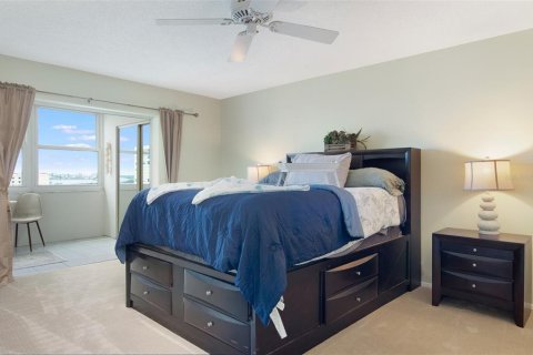 Condo in Saint Petersburg, Florida, 2 bedrooms  № 1802128 - photo 15