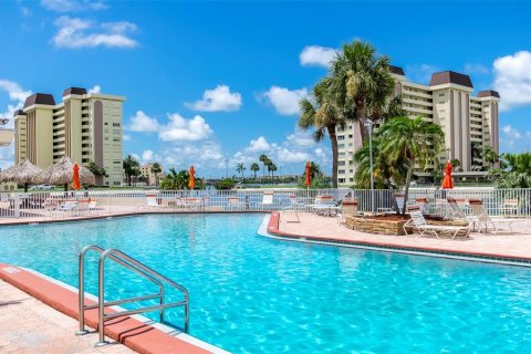 Condo in Saint Petersburg, Florida, 2 bedrooms  № 1802128 - photo 23