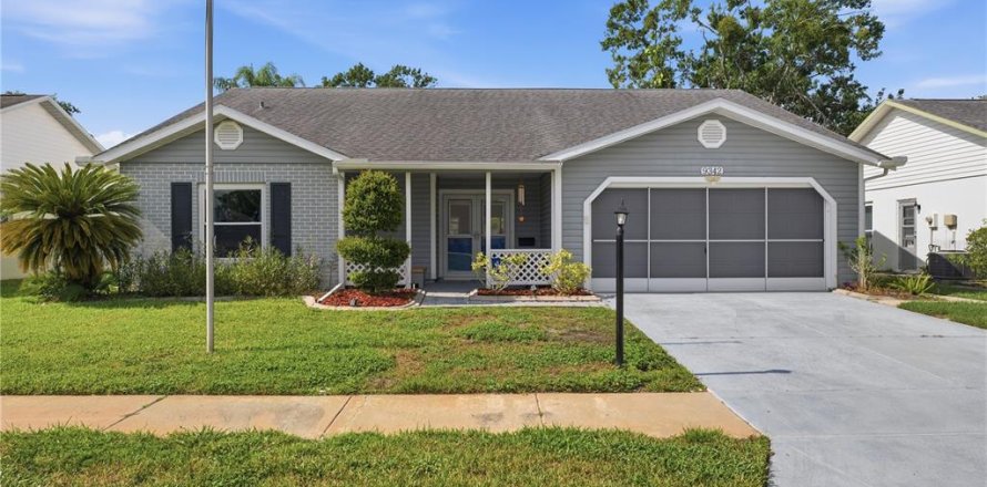 House in New Port Richey, Florida 3 bedrooms, 152.92 sq.m. № 2199885