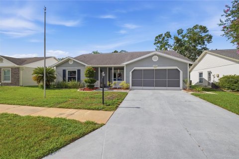 House in New Port Richey, Florida 3 bedrooms, 152.92 sq.m. № 2199885 - photo 27