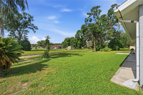House in New Port Richey, Florida 3 bedrooms, 152.92 sq.m. № 2199885 - photo 29