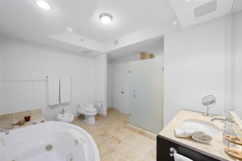 Copropriété à vendre à Sunny Isles Beach, Floride: 3 chambres, 198.53 m2 № 1958394 - photo 15