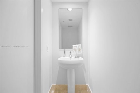 Copropriété à vendre à Sunny Isles Beach, Floride: 3 chambres, 198.53 m2 № 1958394 - photo 22