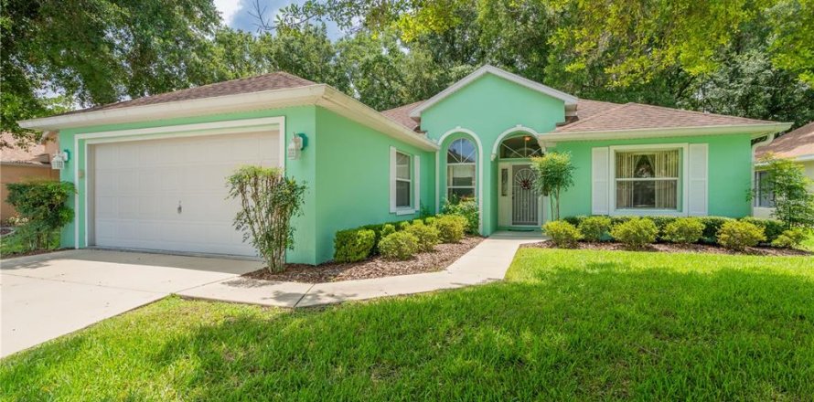 House in Ocala, Florida 3 bedrooms, 149.02 sq.m. № 2157626