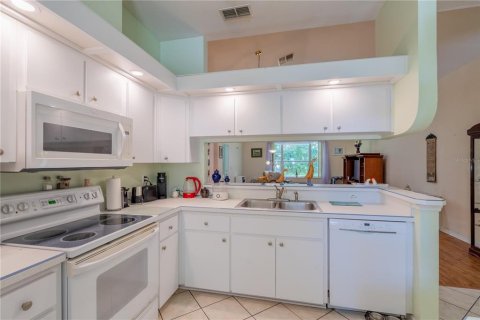 House in Ocala, Florida 3 bedrooms, 149.02 sq.m. № 2157626 - photo 15