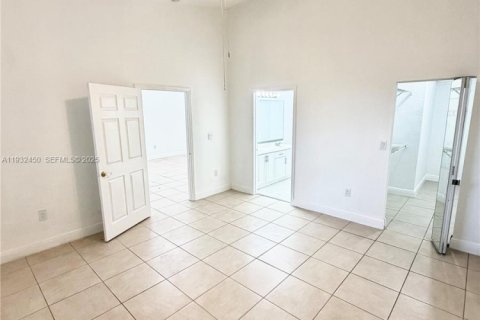 Купить виллу или дом в Санрайз, Флорида 2 спальни, 126.81м2, № 1991139 - фото 10