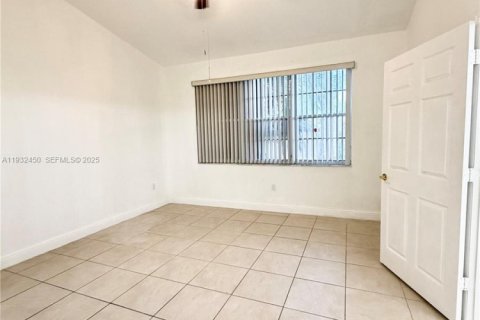 Купить виллу или дом в Санрайз, Флорида 2 спальни, 126.81м2, № 1991139 - фото 11