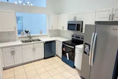 Купить виллу или дом в Санрайз, Флорида 2 спальни, 126.81м2, № 1991139 - фото 5