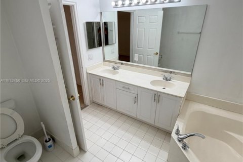 Купить виллу или дом в Санрайз, Флорида 2 спальни, 126.81м2, № 1991139 - фото 12