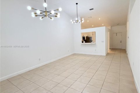 Купить виллу или дом в Санрайз, Флорида 2 спальни, 126.81м2, № 1991139 - фото 3