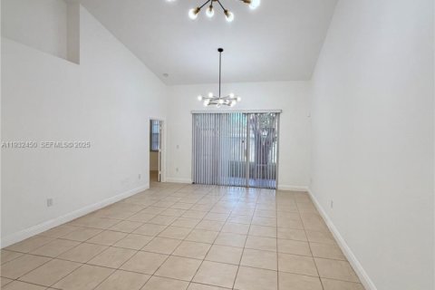 Купить виллу или дом в Санрайз, Флорида 2 спальни, 126.81м2, № 1991139 - фото 4