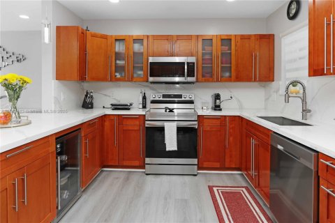 Villa ou maison à vendre à Miami, Floride: 3 chambres, 152.73 m2 № 1924793 - photo 21