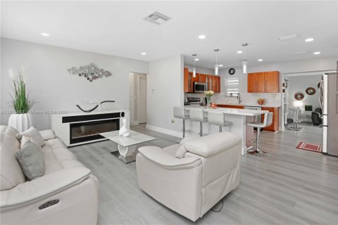 Villa ou maison à vendre à Miami, Floride: 3 chambres, 152.73 m2 № 1924793 - photo 25