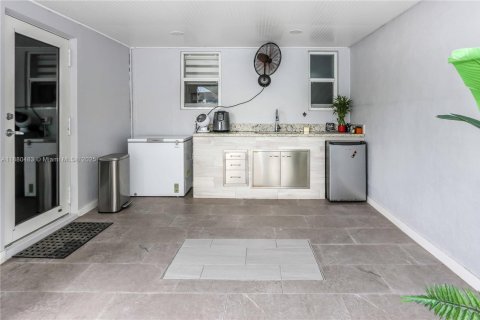 Villa ou maison à vendre à Miami, Floride: 3 chambres, 152.73 m2 № 1924793 - photo 7