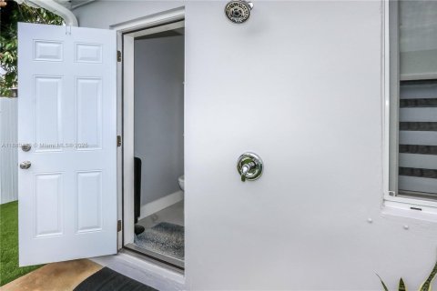 Villa ou maison à vendre à Miami, Floride: 3 chambres, 152.73 m2 № 1924793 - photo 13