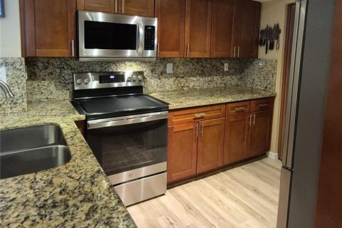 Condo in Coconut Creek, Florida, 3 bedrooms № 2010395 - photo 4