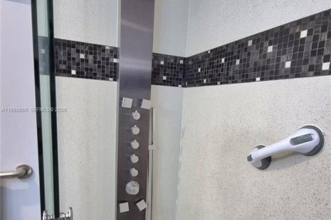 Condo in Coconut Creek, Florida, 3 bedrooms № 2010395 - photo 14