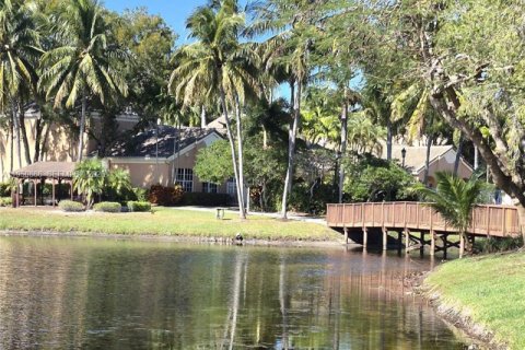 Condo in Coconut Creek, Florida, 3 bedrooms № 2010395 - photo 28