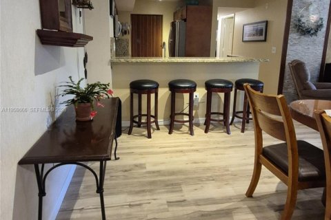 Condo in Coconut Creek, Florida, 3 bedrooms  № 2010395