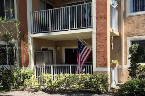 Condo in Coconut Creek, Florida, 3 bedrooms № 2010395 - photo 23